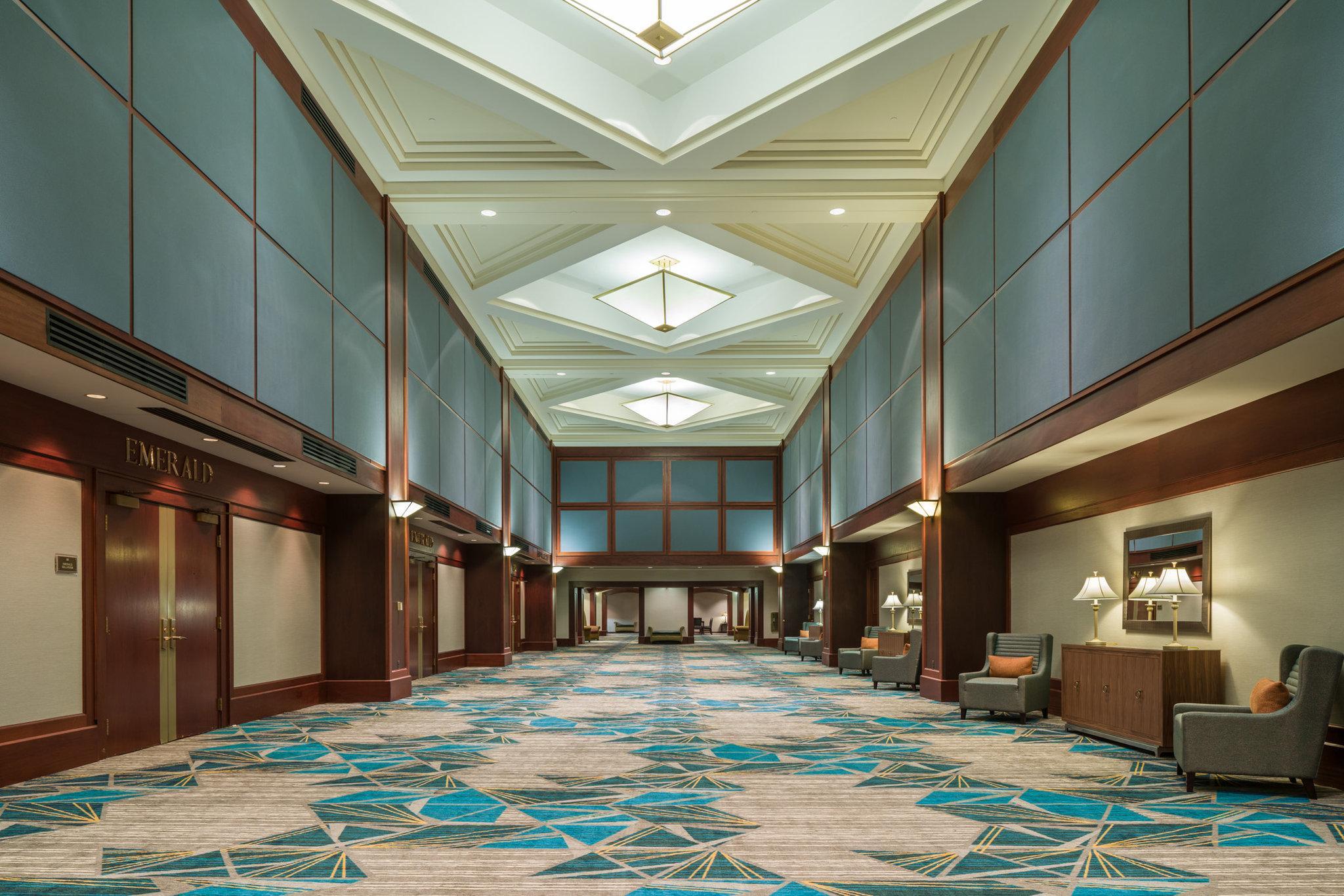 Hotel Crowne Plaza Springfield Convention Center By Ihg Exterior foto