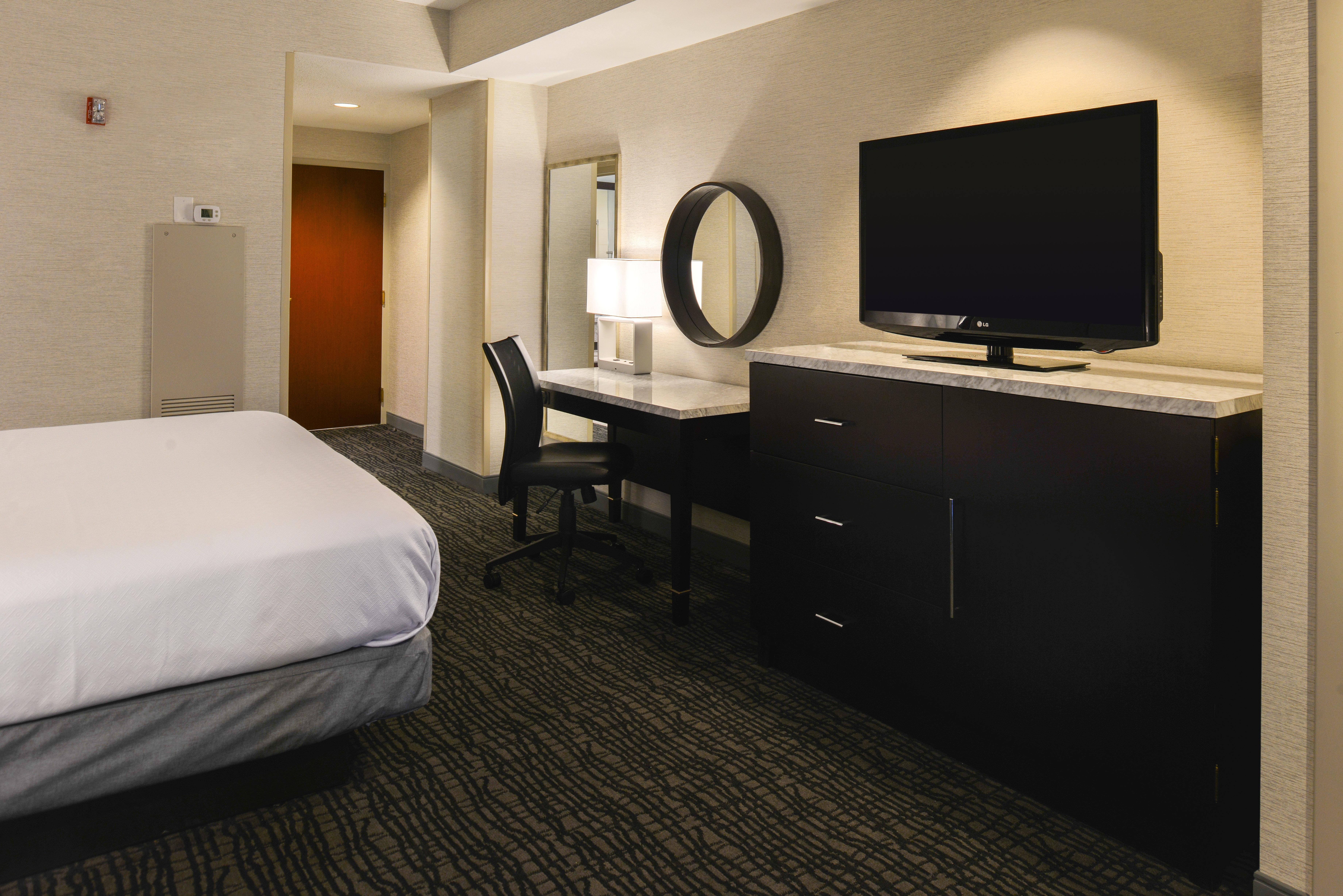 Hotel Crowne Plaza Springfield Convention Center By Ihg Exterior foto