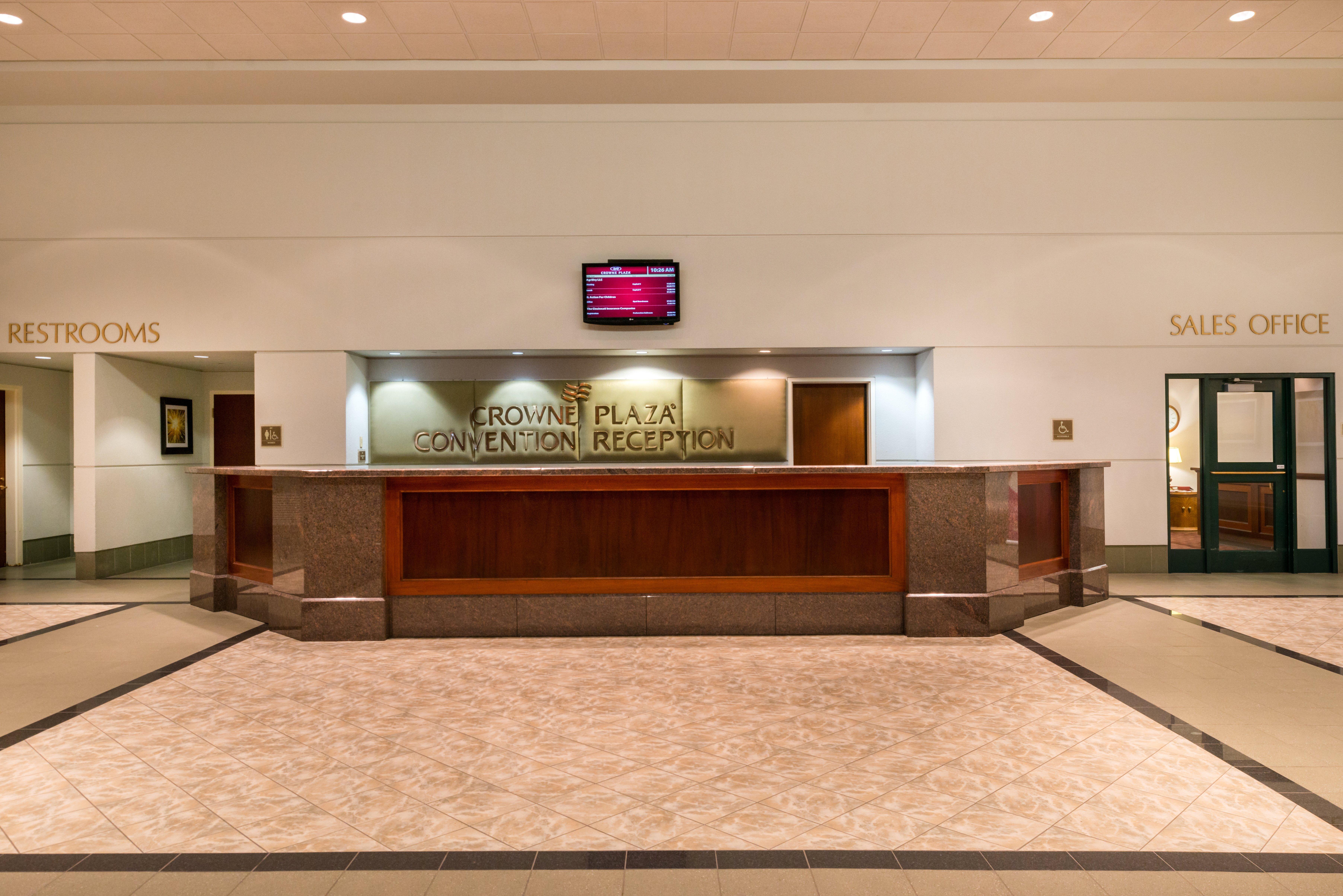 Hotel Crowne Plaza Springfield Convention Center By Ihg Exterior foto