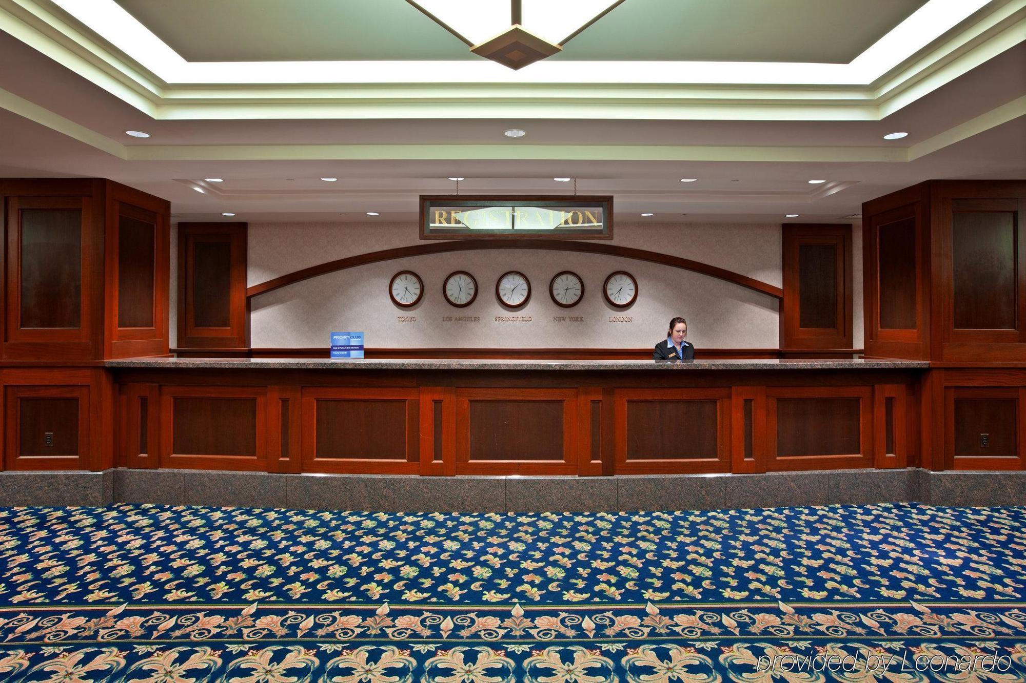 Hotel Crowne Plaza Springfield Convention Center By Ihg Interior foto